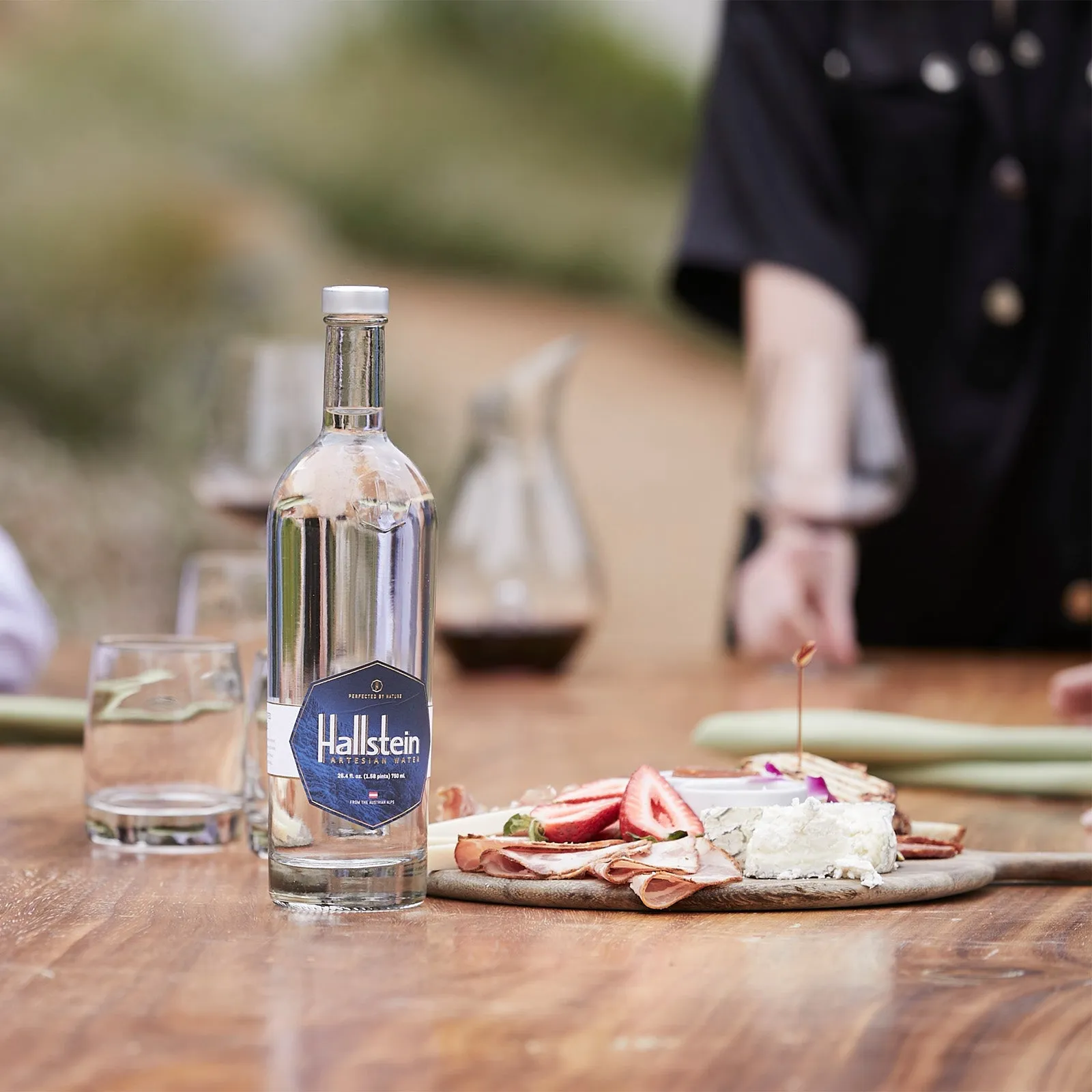HALLSTEIN Austrian Artesian Water [Bottle]  (750mL)